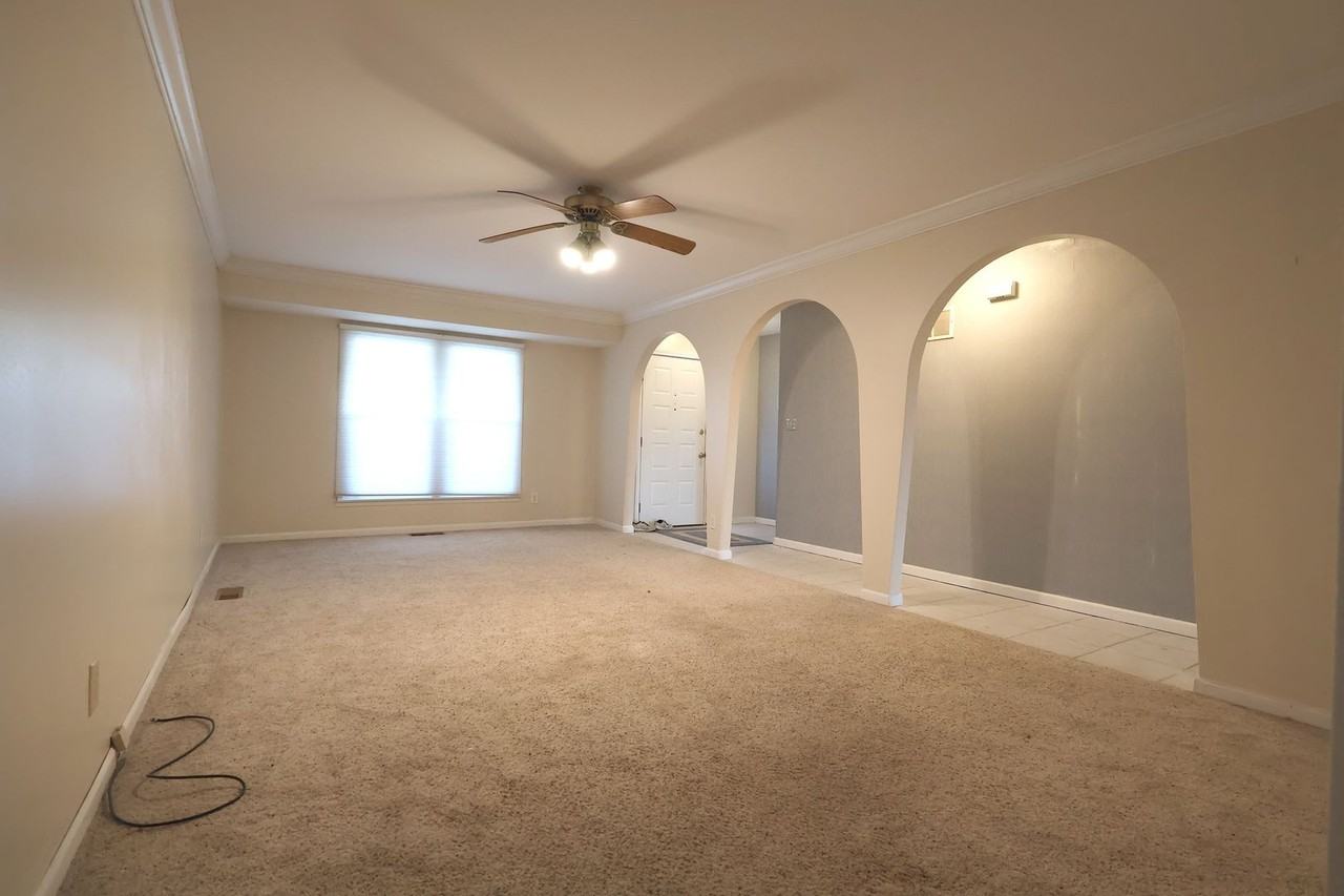 542 Lemonwood Dr - Photo 4 of 41