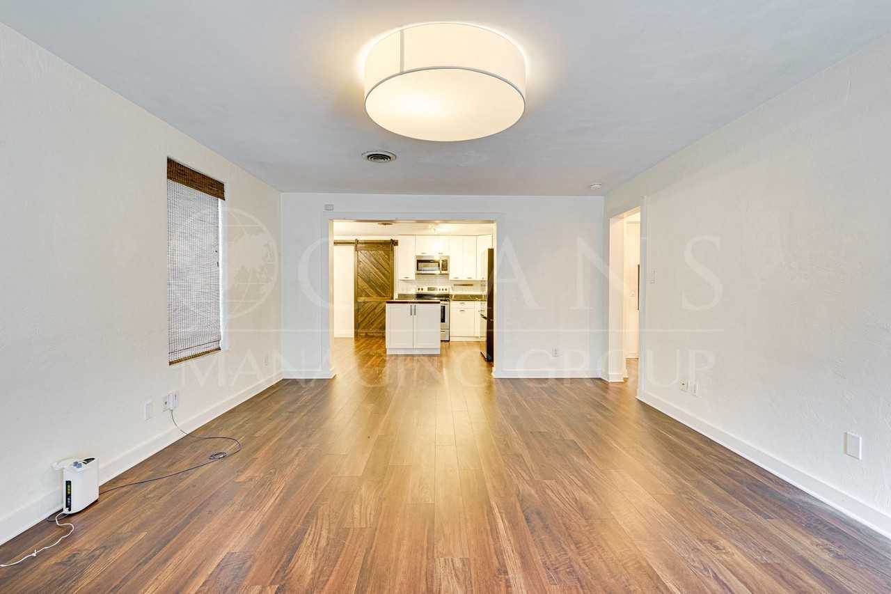 1336 Moravia Ave - Photo 4 of 34