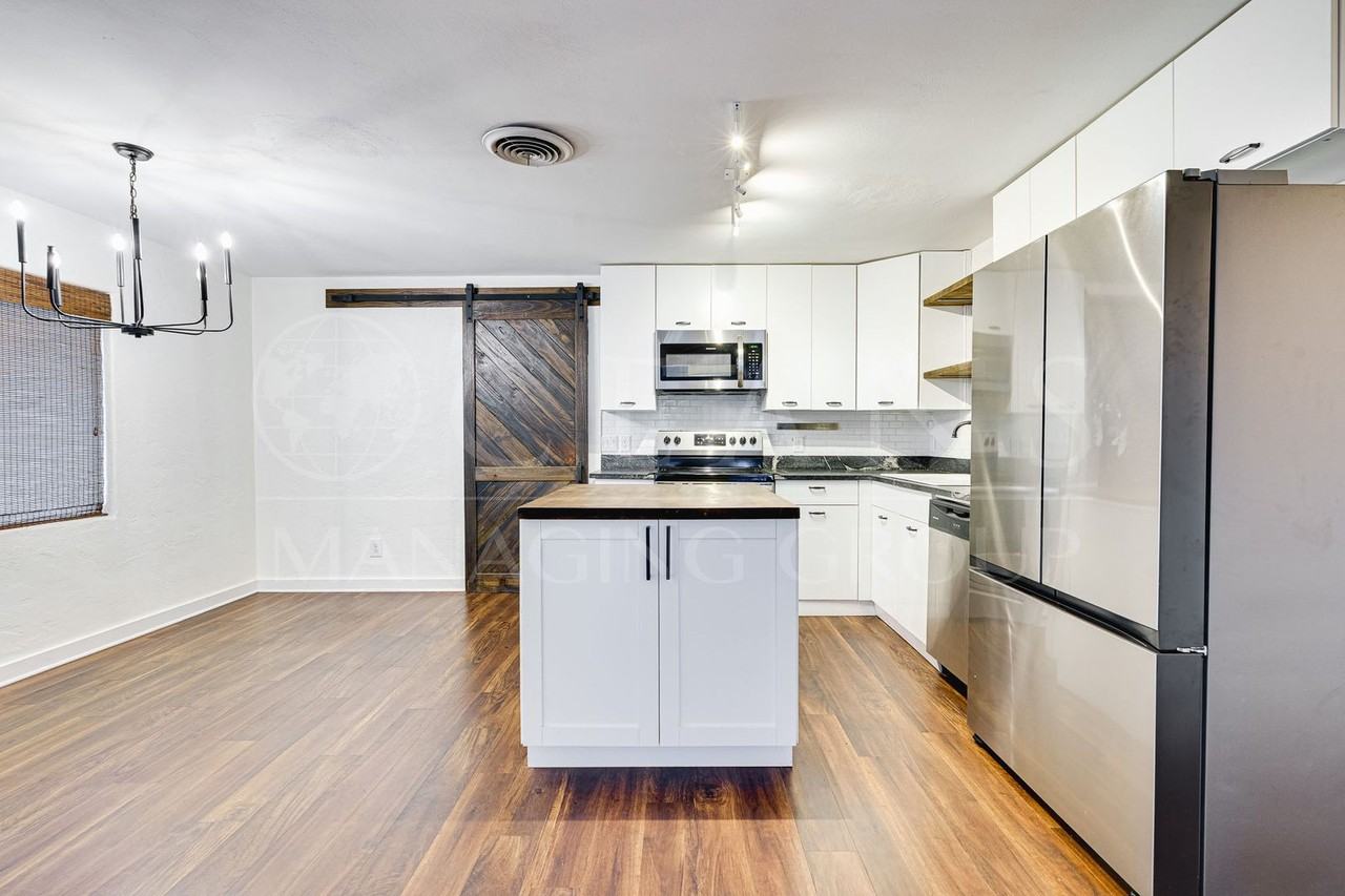 1336 Moravia Ave - Photo 6 of 34