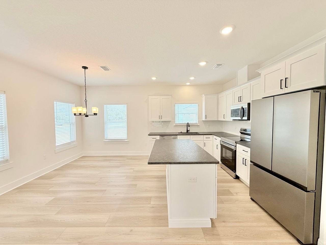 119 Lakewood Rd - Photo 4 of 14