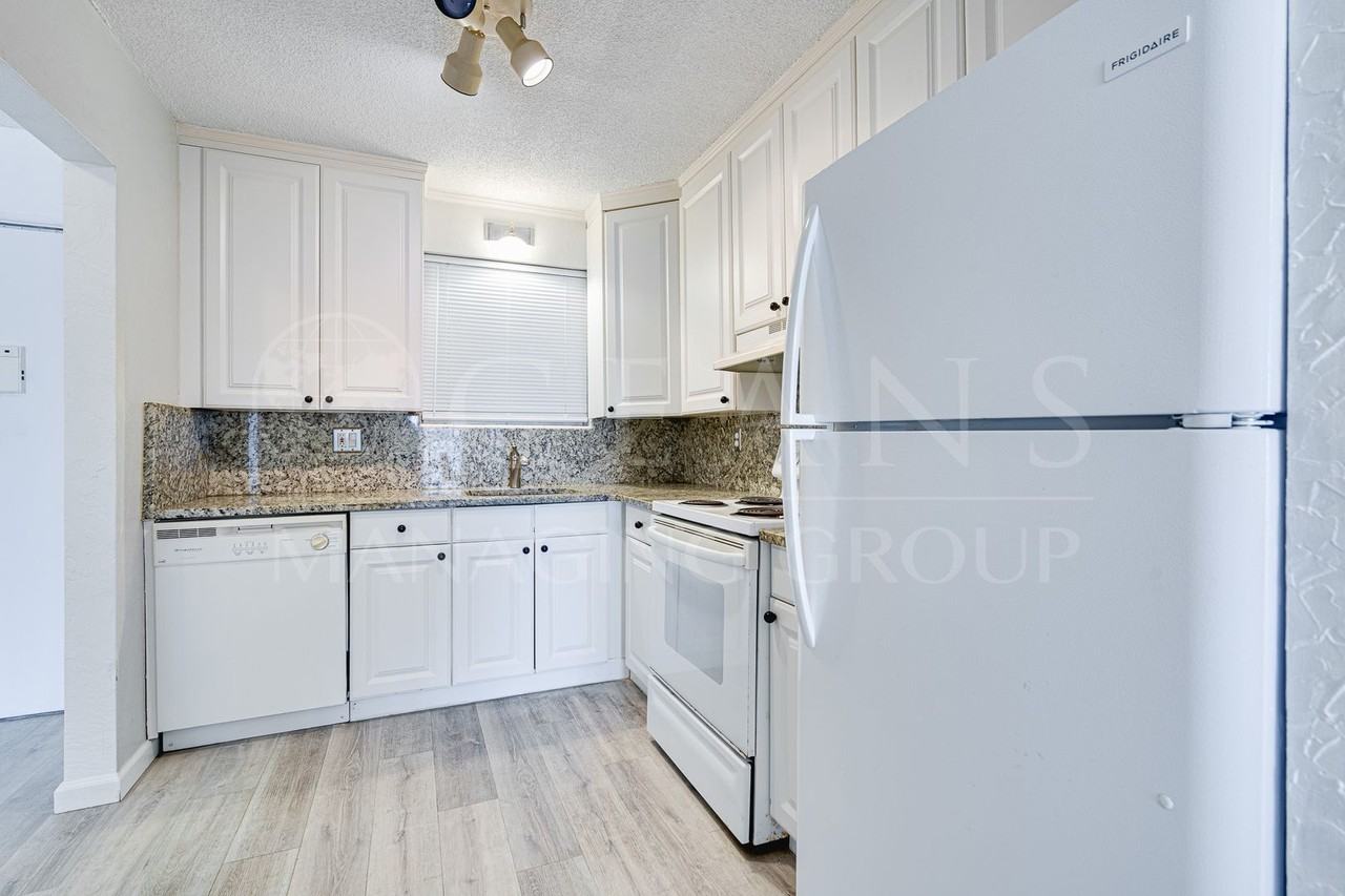 2711 N Halifax Ave #296 - Photo 7 of 38