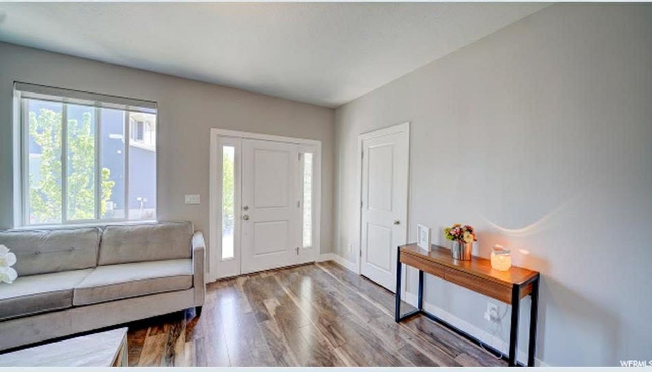 6798 S Krutoy Ln - Photo 2 of 16