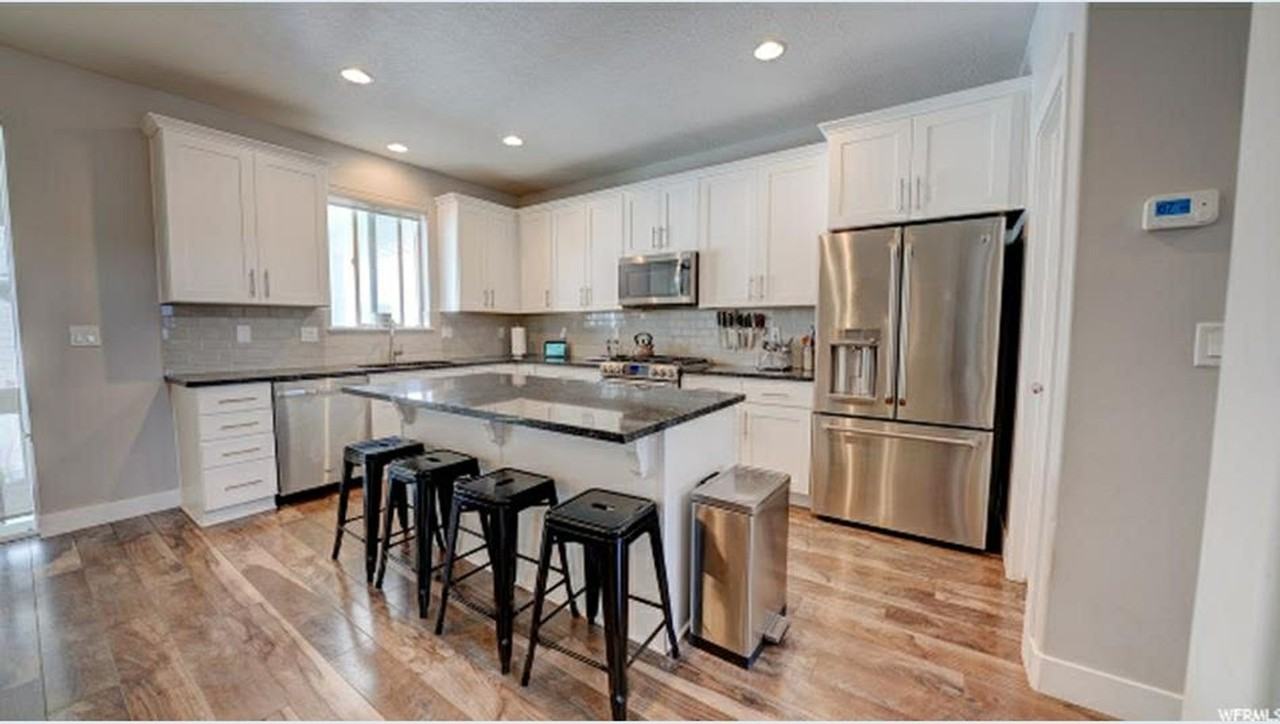 6798 S Krutoy Ln - Photo 4 of 16