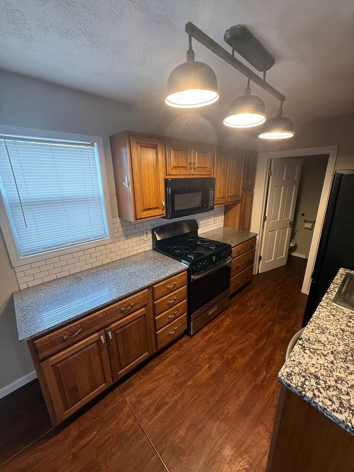 4416 S 41st St - Photo 3 of 11