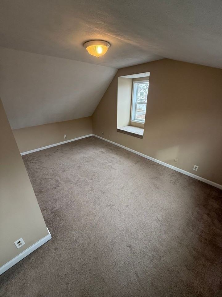 4416 S 41st St - Photo 5 of 11