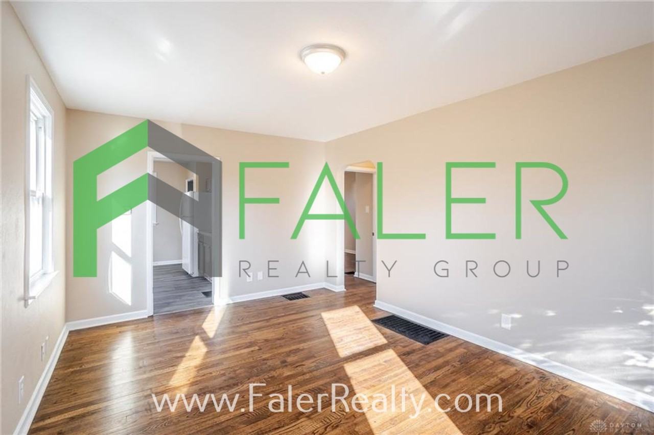 4103 Cleveland Ave - Photo 4 of 15