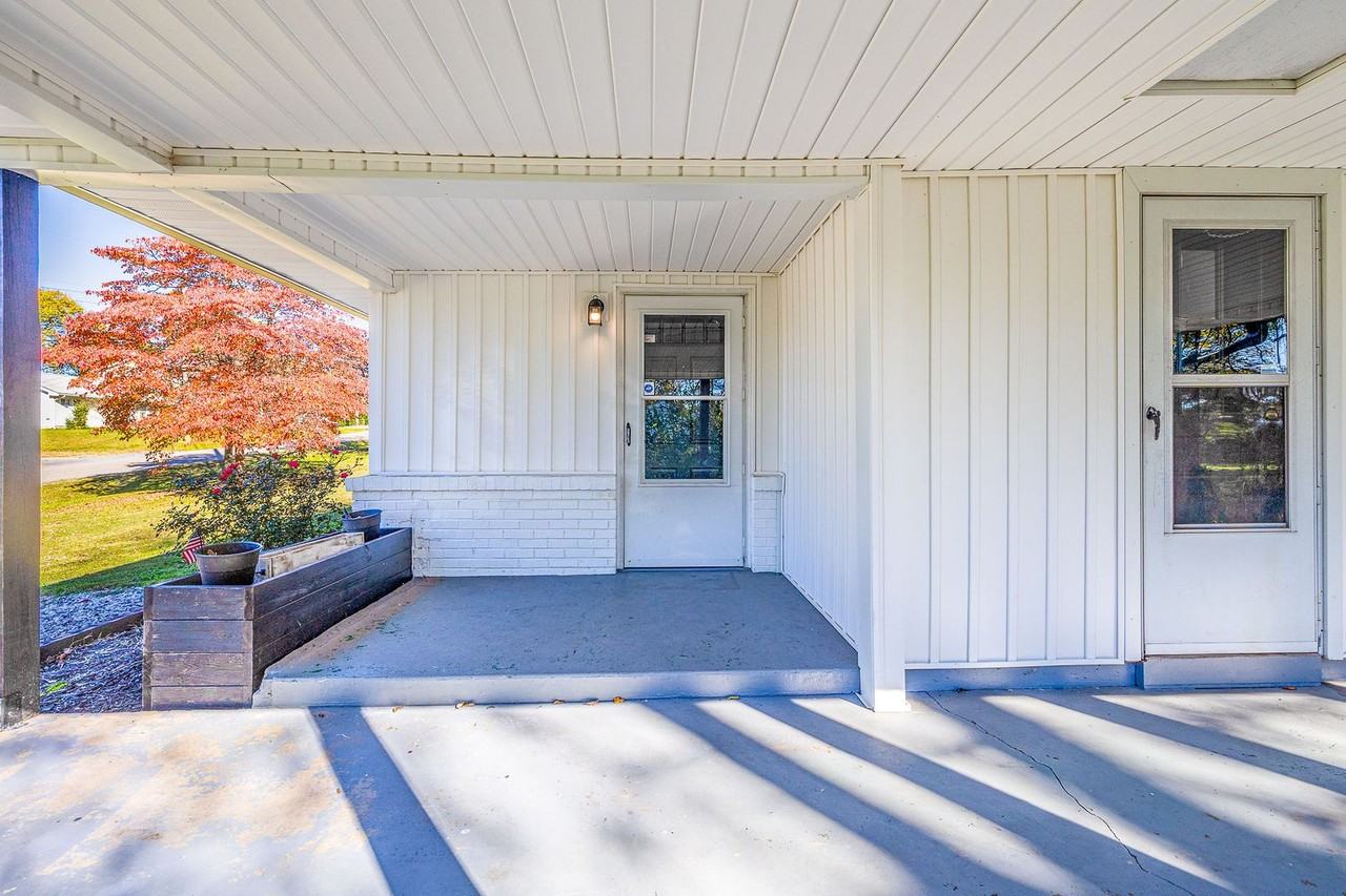 316 Sky Dr - Photo 2 of 36