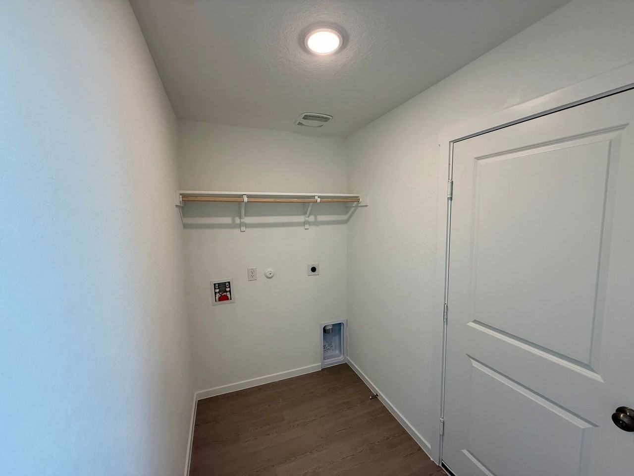 306 Tahoe Ave - Photo 6 of 24