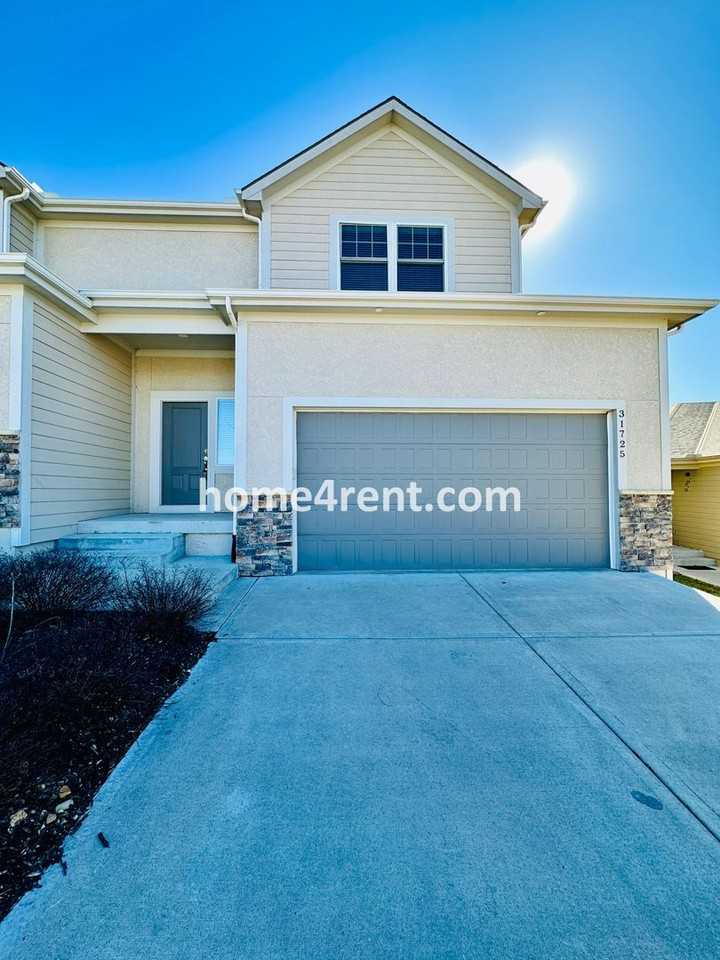 31725 W 83rd Ct - Photo 2 of 50