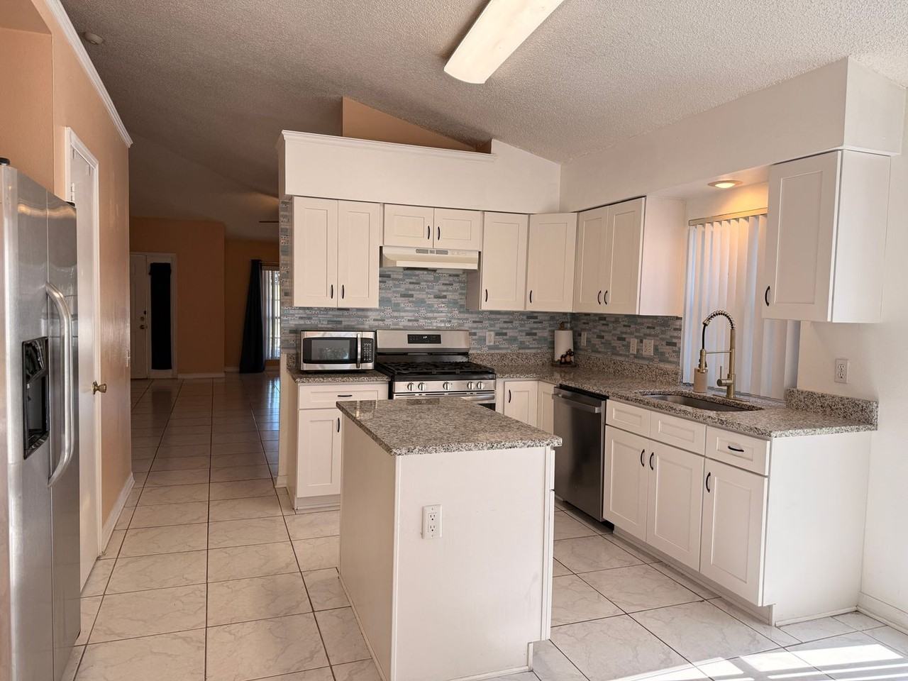 4108 Oakberry Dr - Photo 5 of 32