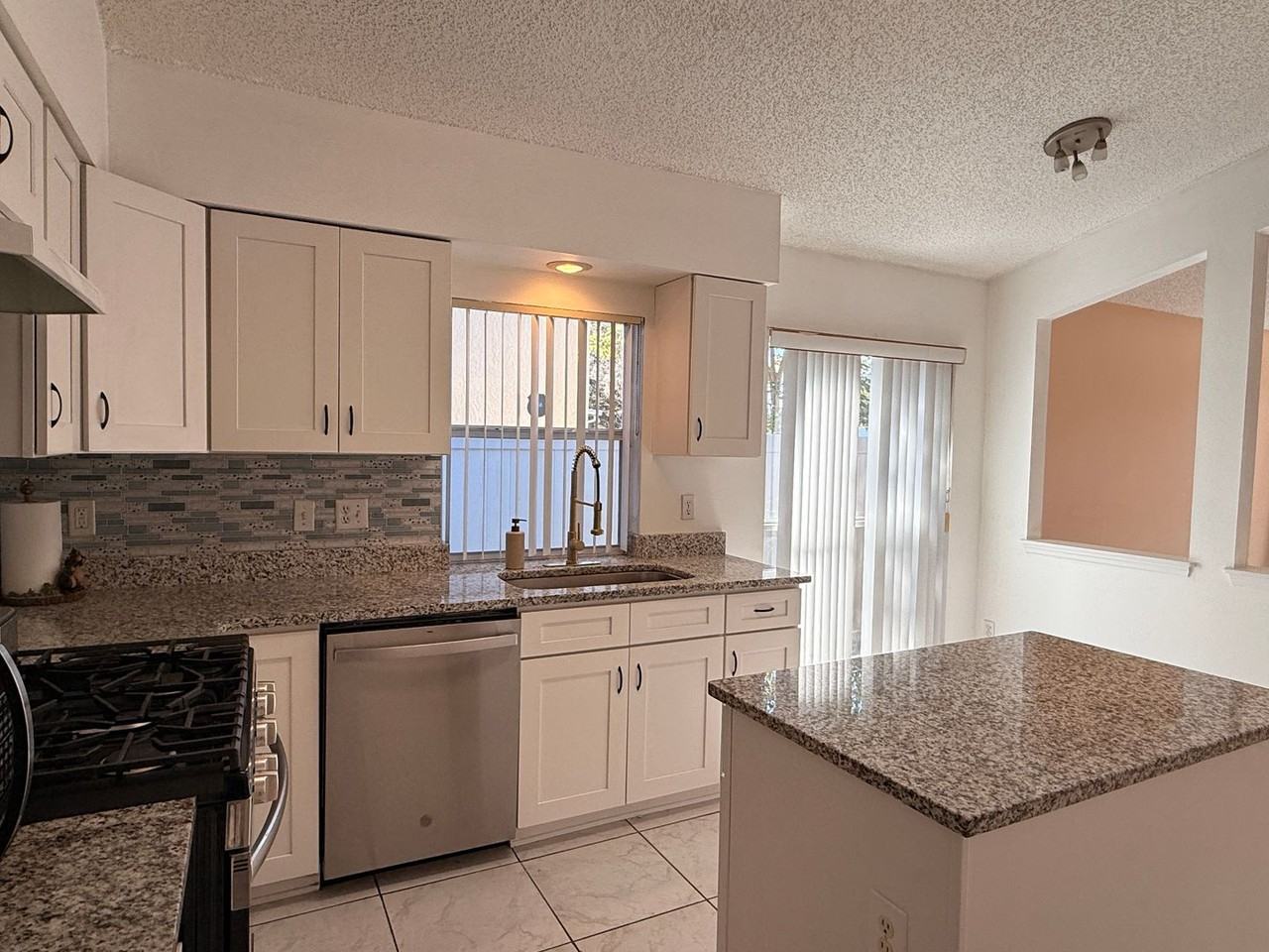 4108 Oakberry Dr - Photo 6 of 32