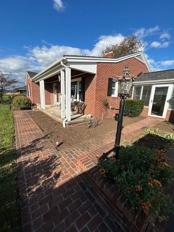 5421 Broad Run Rd - Photo 3 of 28