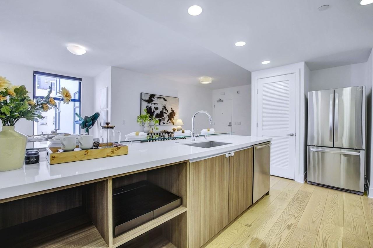 1080 Sutter St - Photo 4 of 32