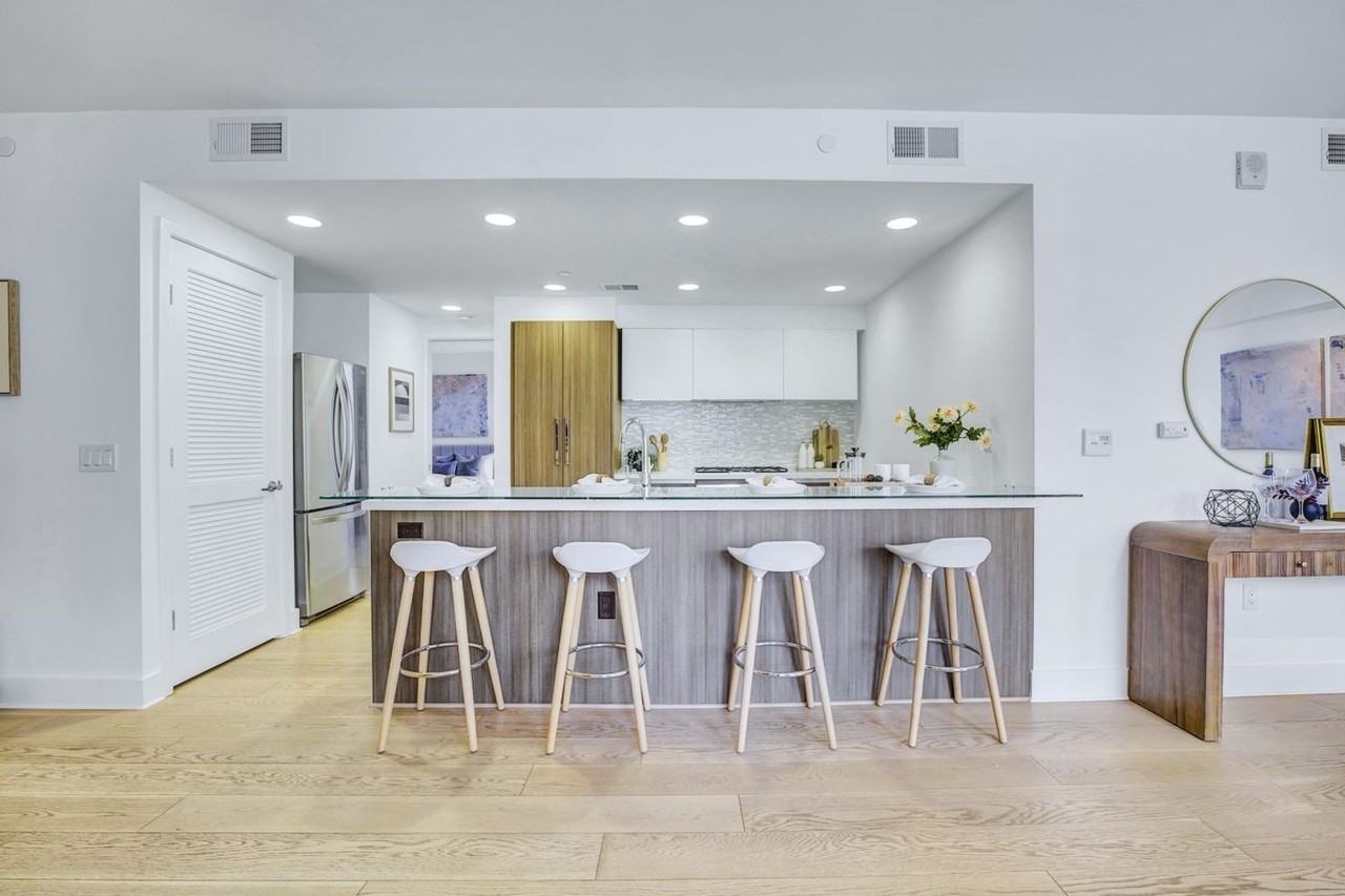 1080 Sutter St - Photo 6 of 32