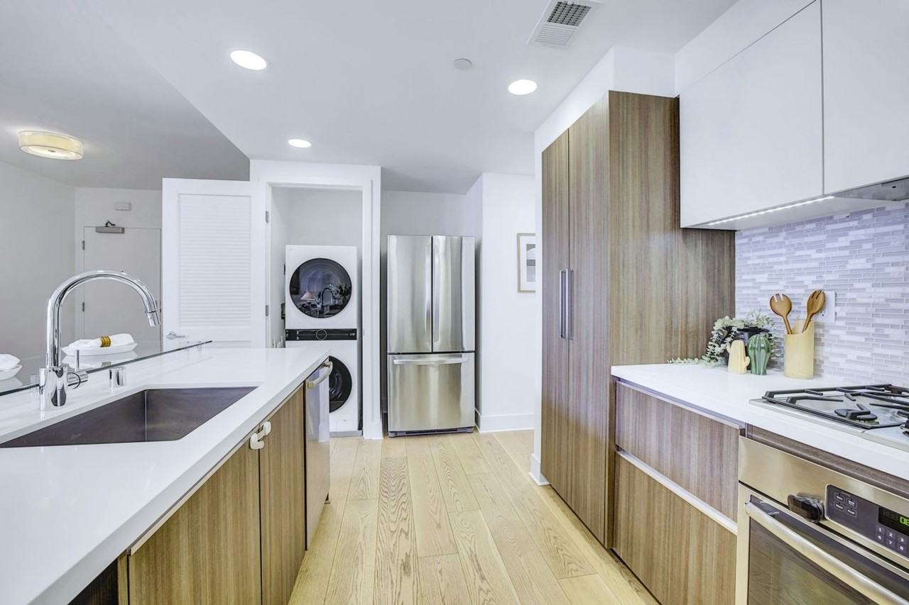 1080 Sutter St - Photo 7 of 32