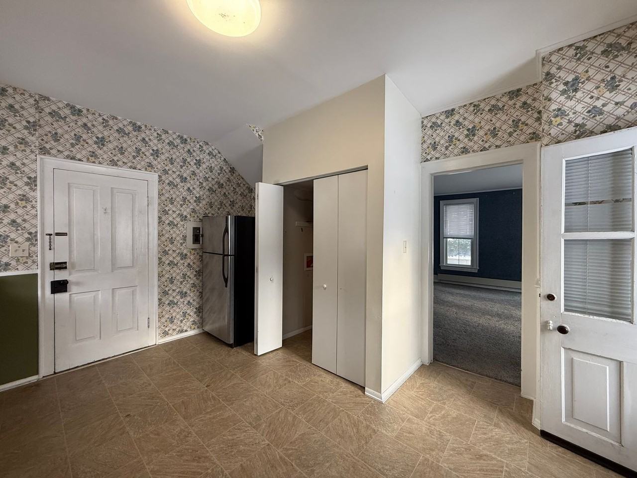 137 E Pine Grove Rd - Photo 6 of 17