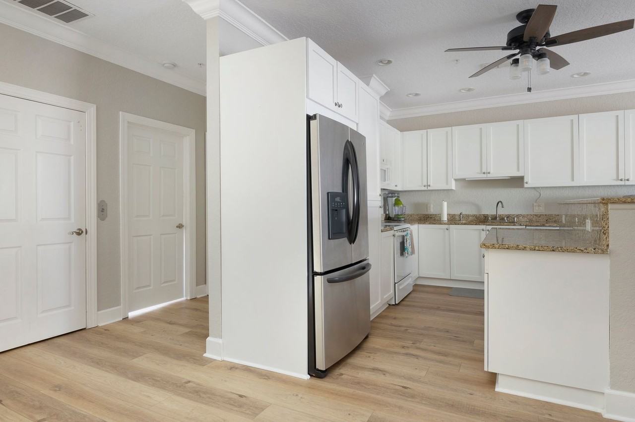 130 164th Ave - Photo 5 of 47