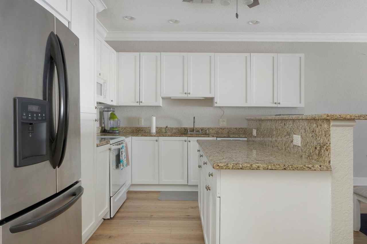 130 164th Ave - Photo 7 of 47