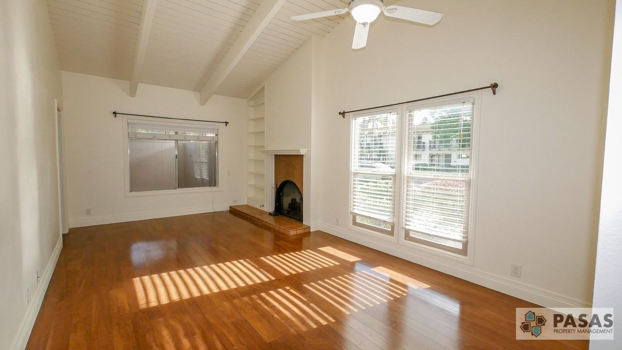 3286 Loma Riviera Dr - Photo 3 of 36