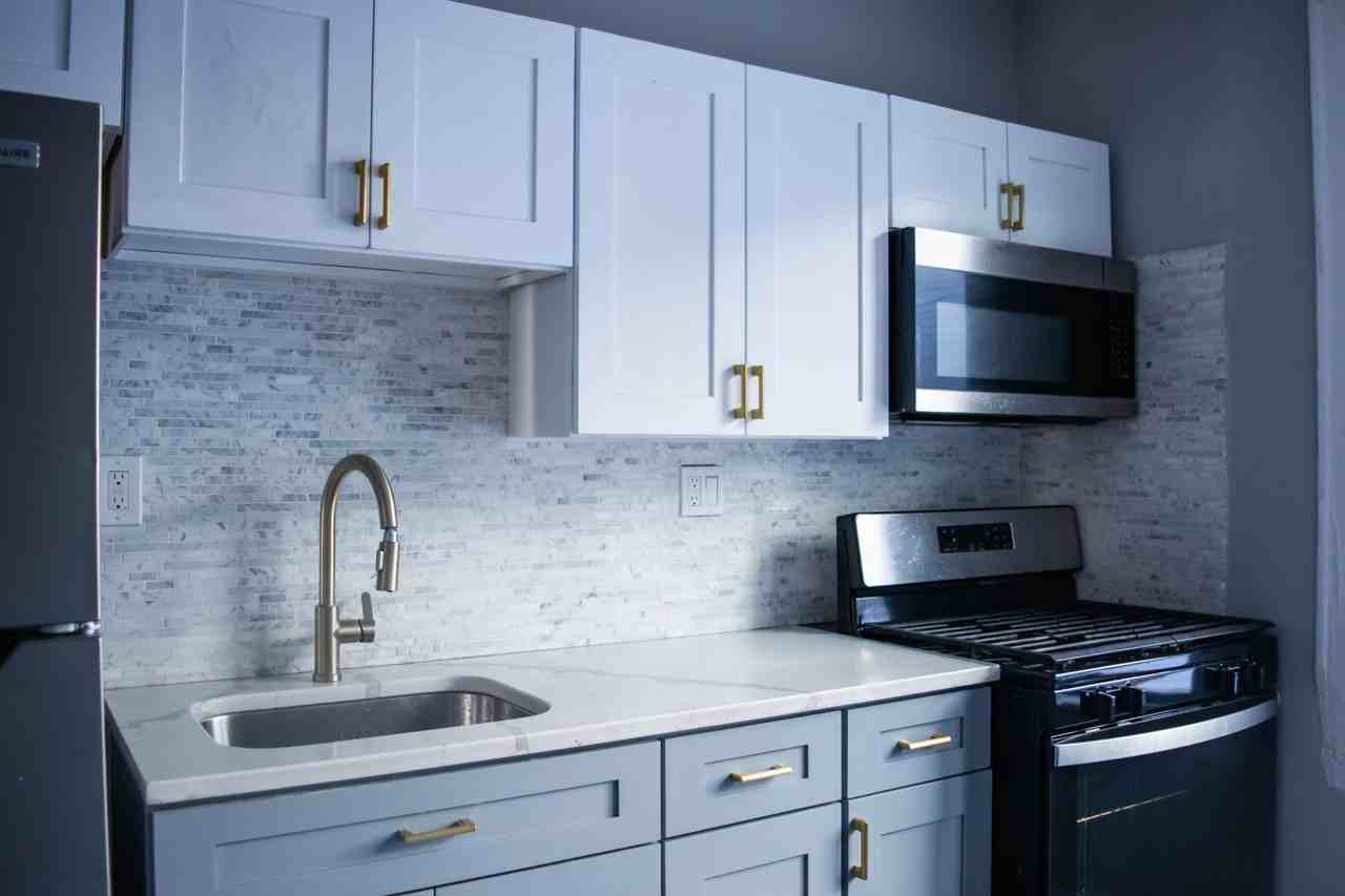 105 Scranton Street - Photo 4 of 16