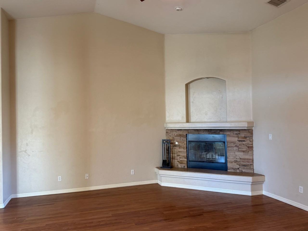 8081 S Fairfield Cir - Photo 3 of 27