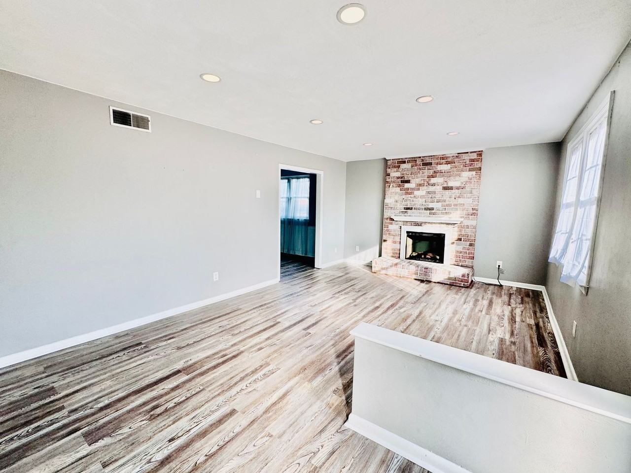 3856 Windsor Gate Rd - Photo 2 of 21