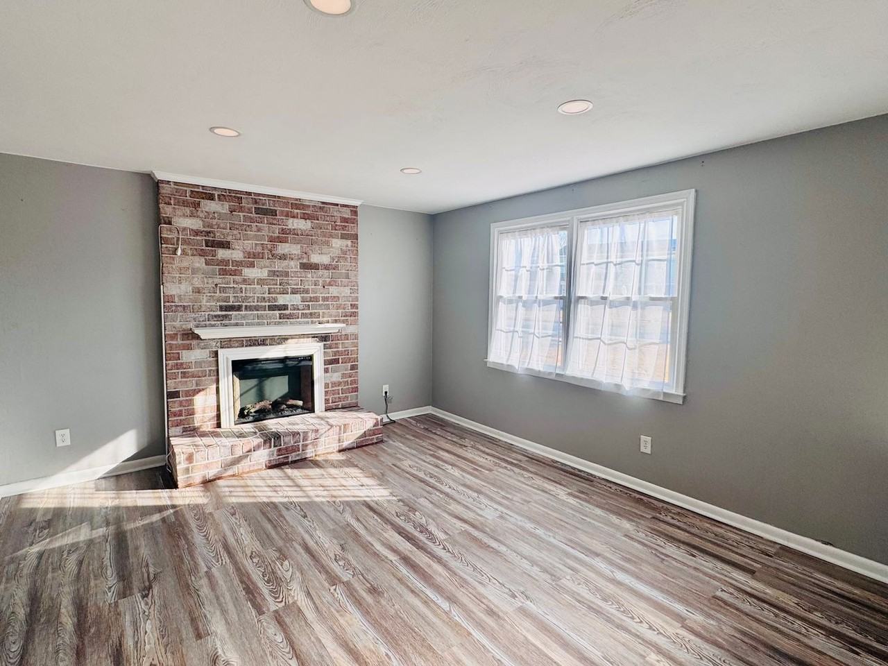 3856 Windsor Gate Rd - Photo 3 of 21