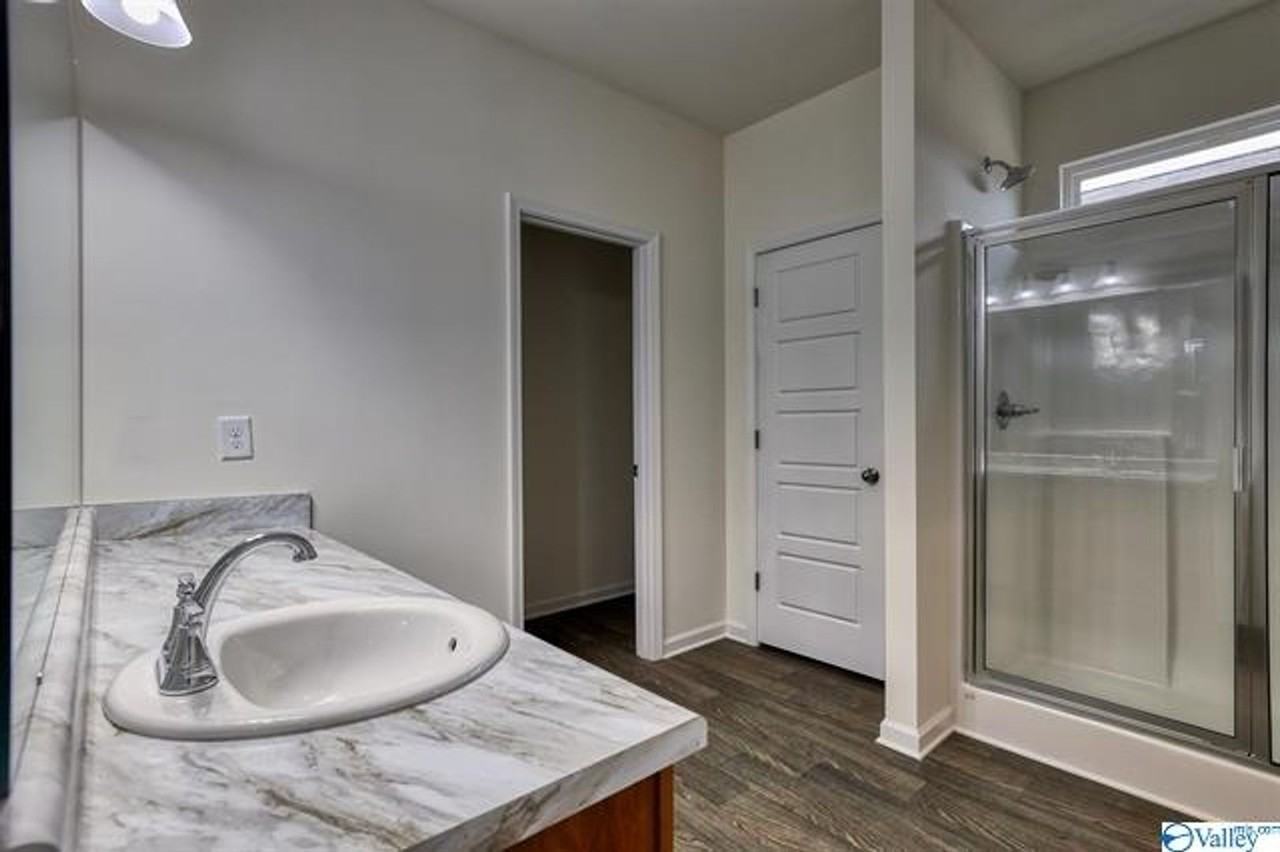 115 Lincoln Gray Cir - Photo 2 of 10