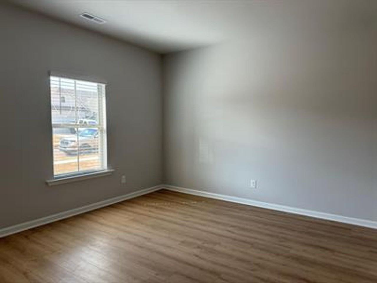 12660 Whitcomb Cir - Photo 2 of 8