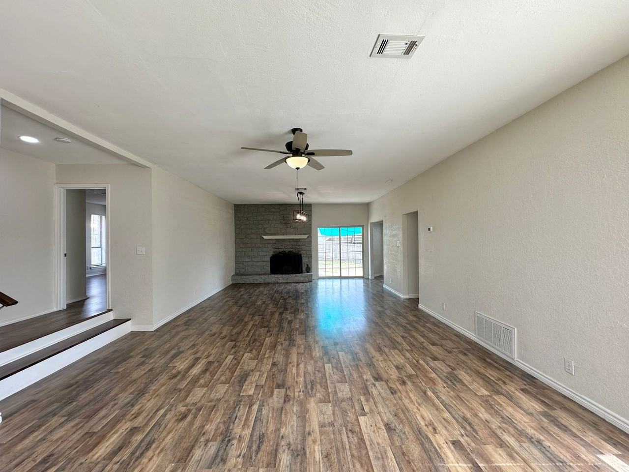 3301 Las Moras Dr - Photo 3 of 38