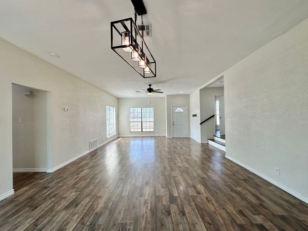 3301 Las Moras Dr - Photo 6 of 38