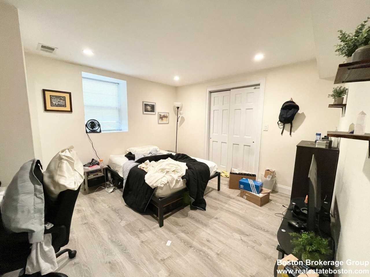 15 Iroquois St - Photo 5 of 13