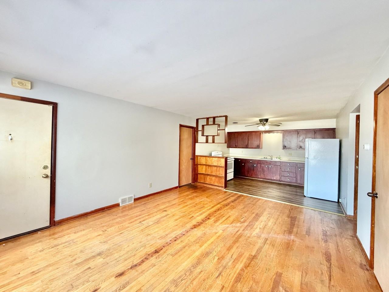 Lake Point Apartments - Photo 4 of 10