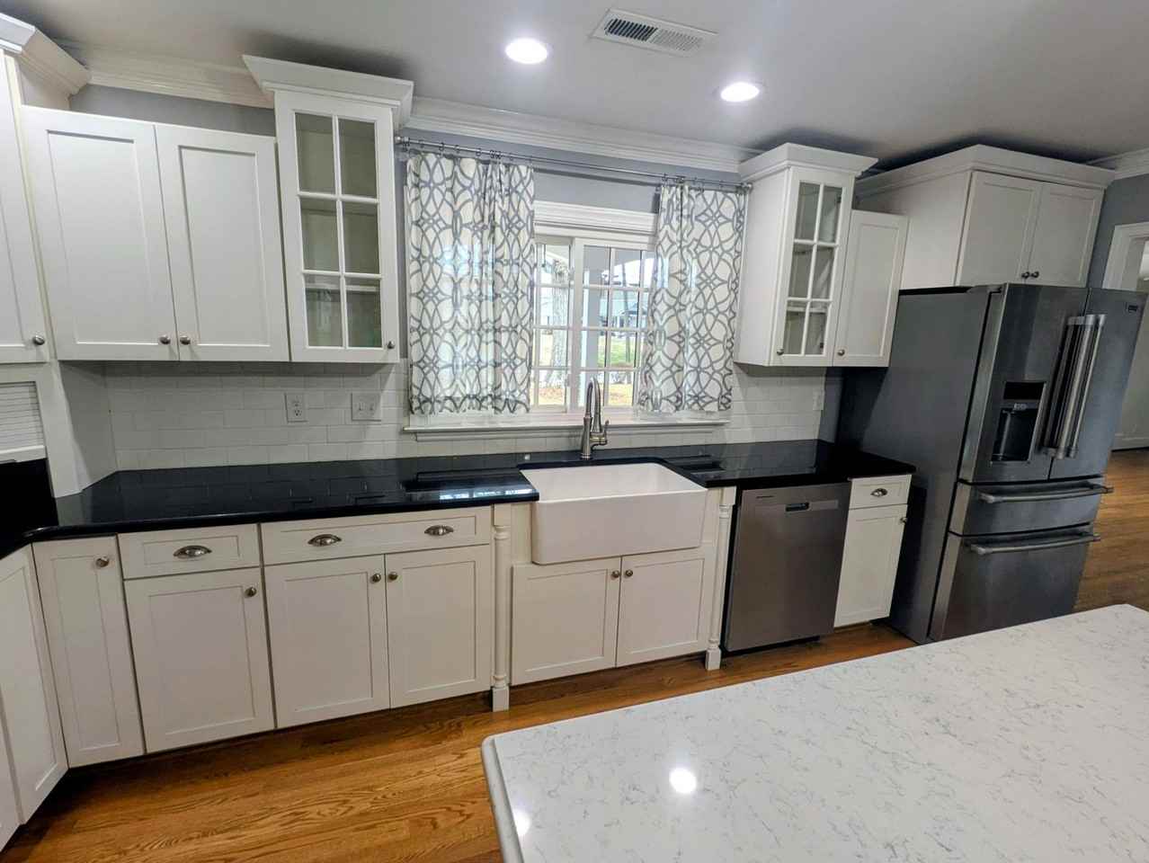 524 W Mountain St - Photo 4 of 21