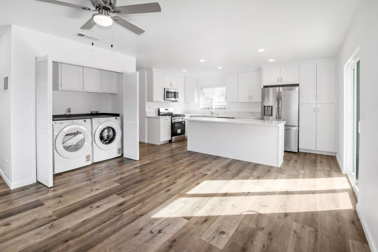 1137 9th St - Photo 7 of 17