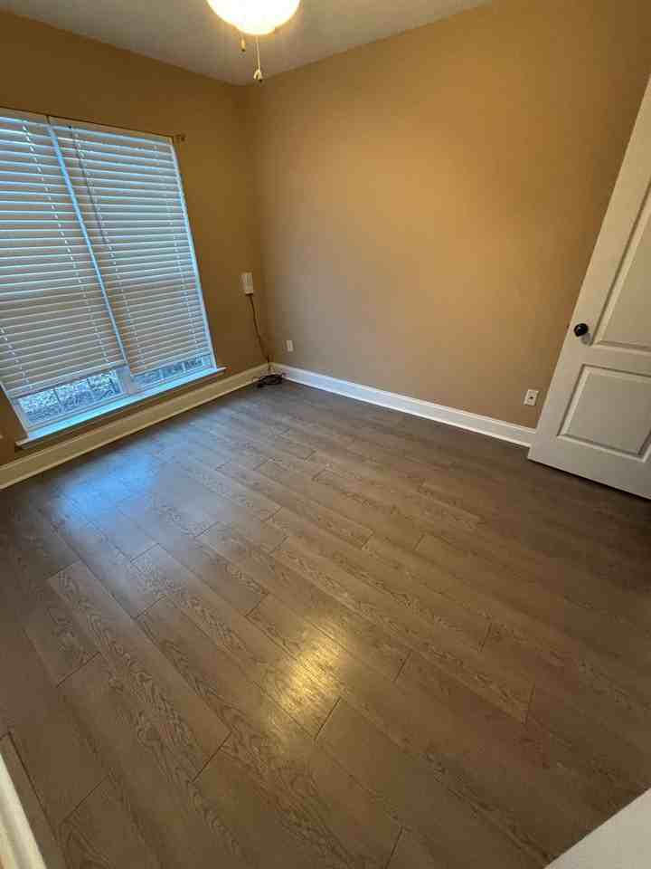 818 Bryan Cir - Photo 3 of 8