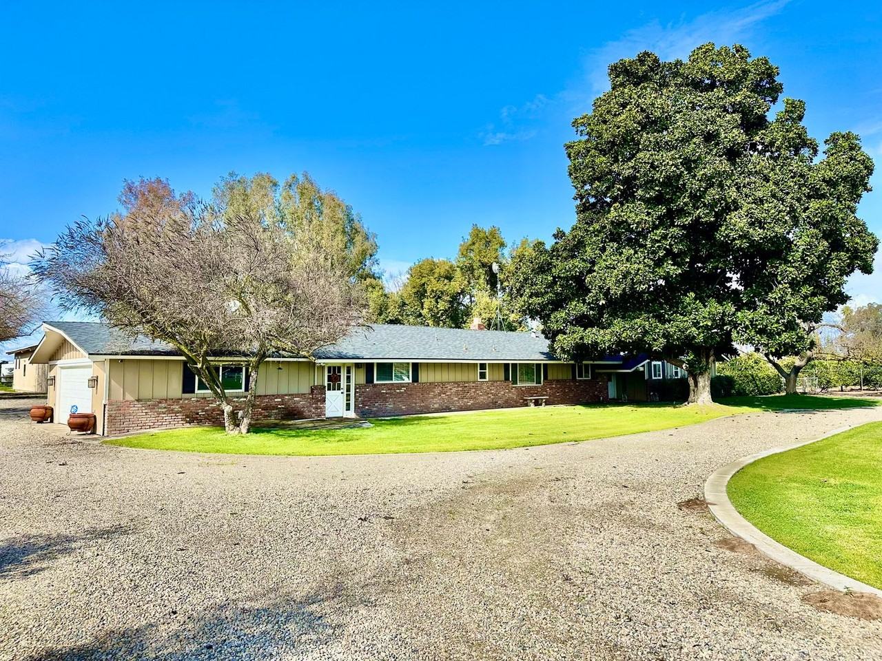 1903 N Temperance Ave - Photo 2 of 46