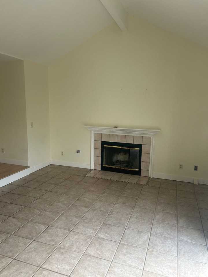 7671 Church St #B - Photo 4 of 10