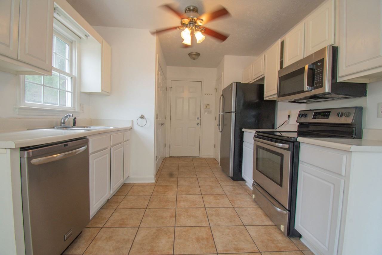 633 Law Rd - Photo 6 of 19