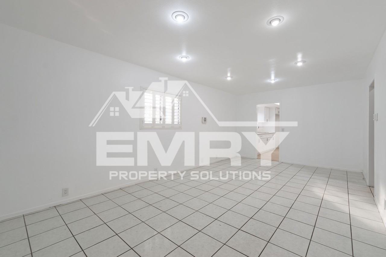 6221 Fishburn Ave Bell - Photo 2 of 43