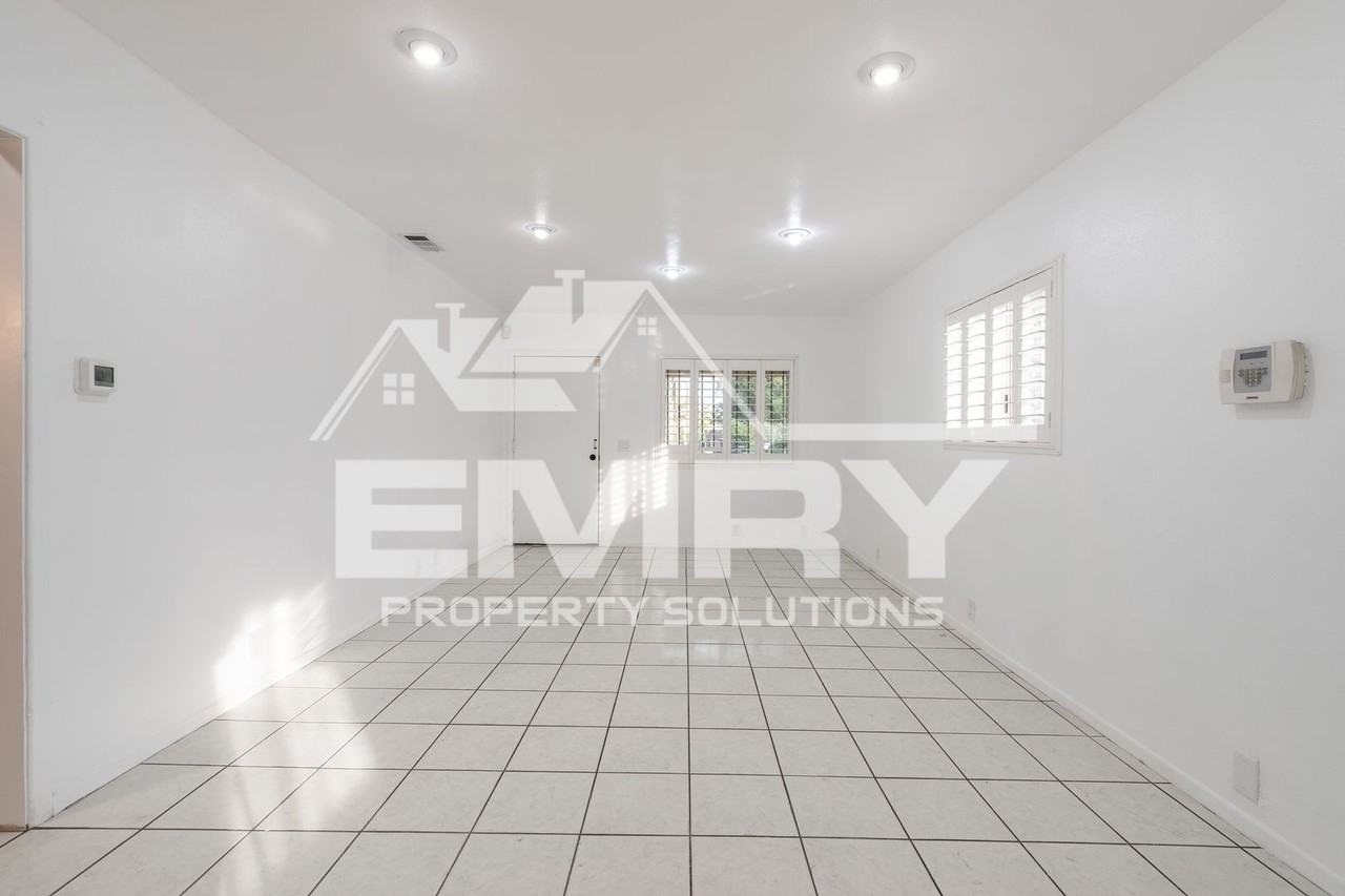 6221 Fishburn Ave Bell - Photo 4 of 43