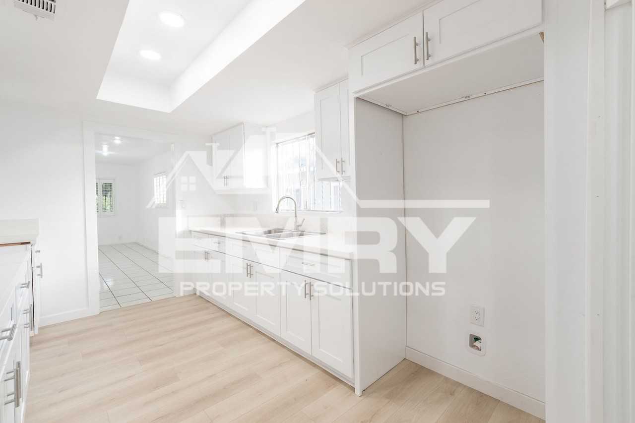 6221 Fishburn Ave Bell - Photo 7 of 43