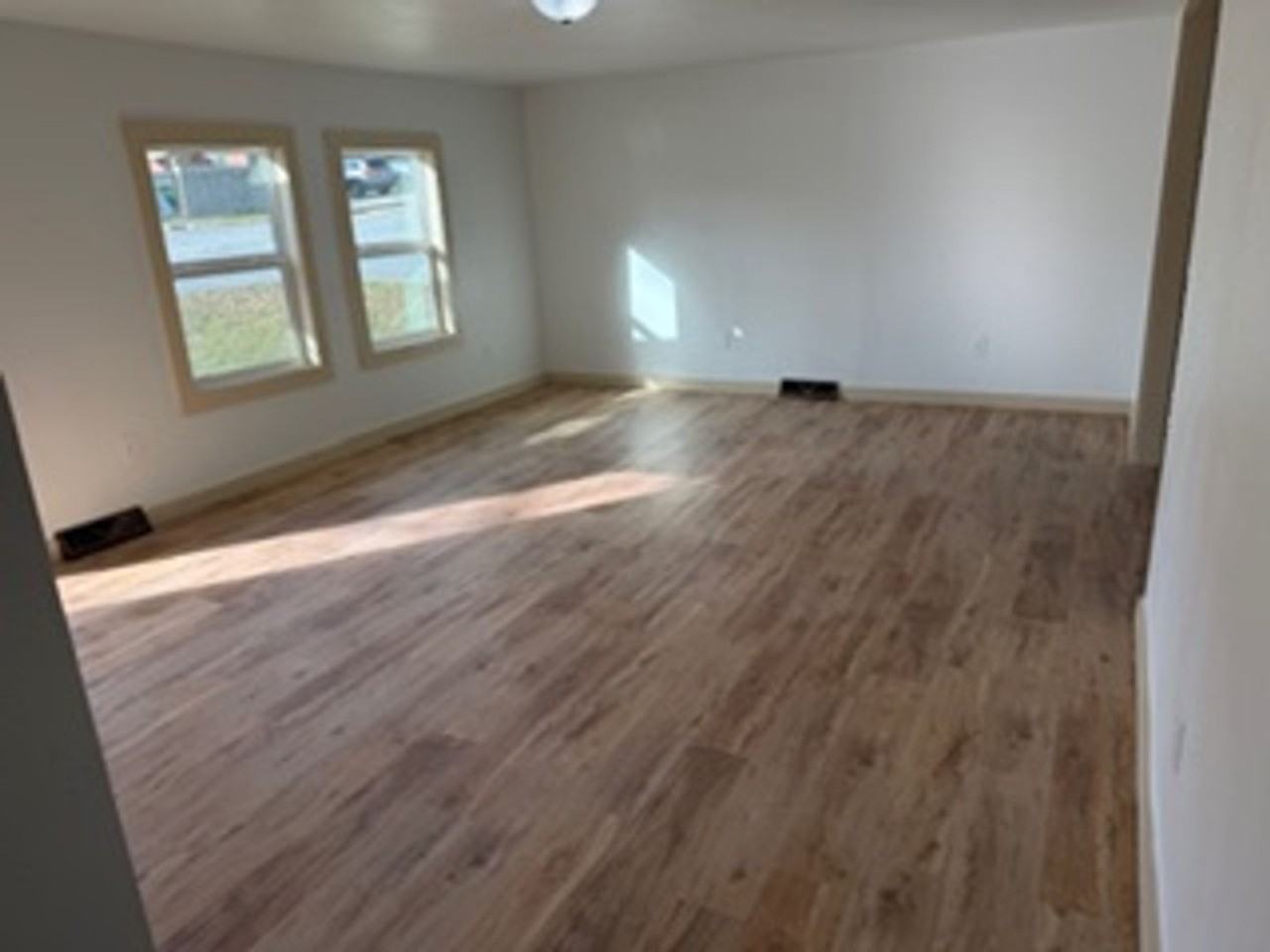 801 E 13th St - Photo 4 of 13