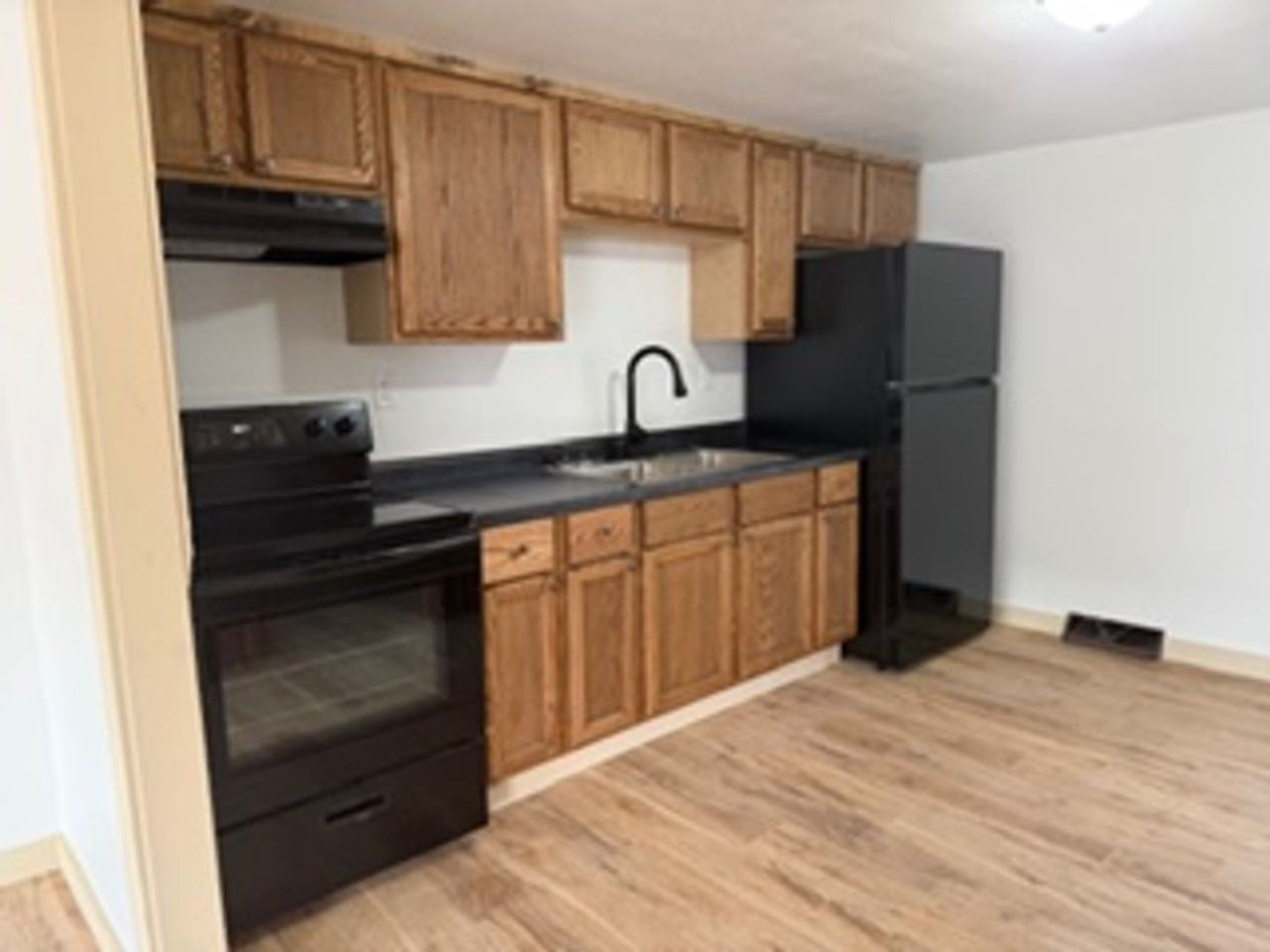 801 E 13th St - Photo 5 of 13