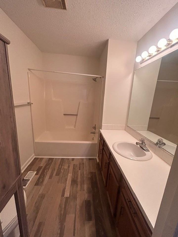 133 Columbine Dr - Photo 5 of 8