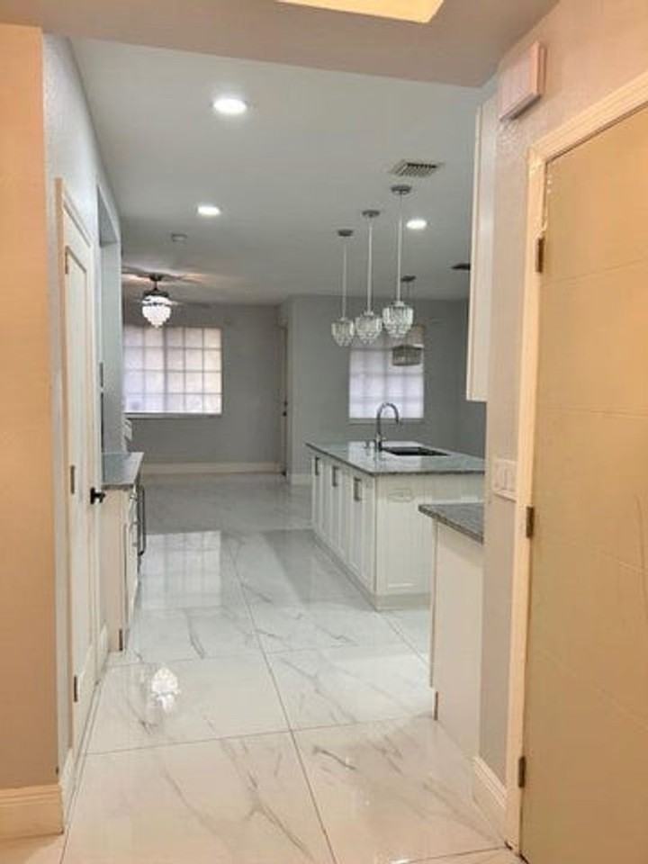 1305 Lucaya Dr - Photo 2 of 20