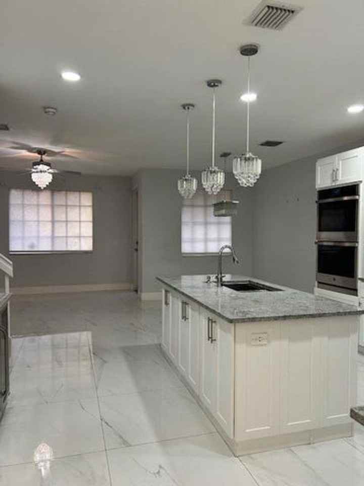 1305 Lucaya Dr - Photo 3 of 20