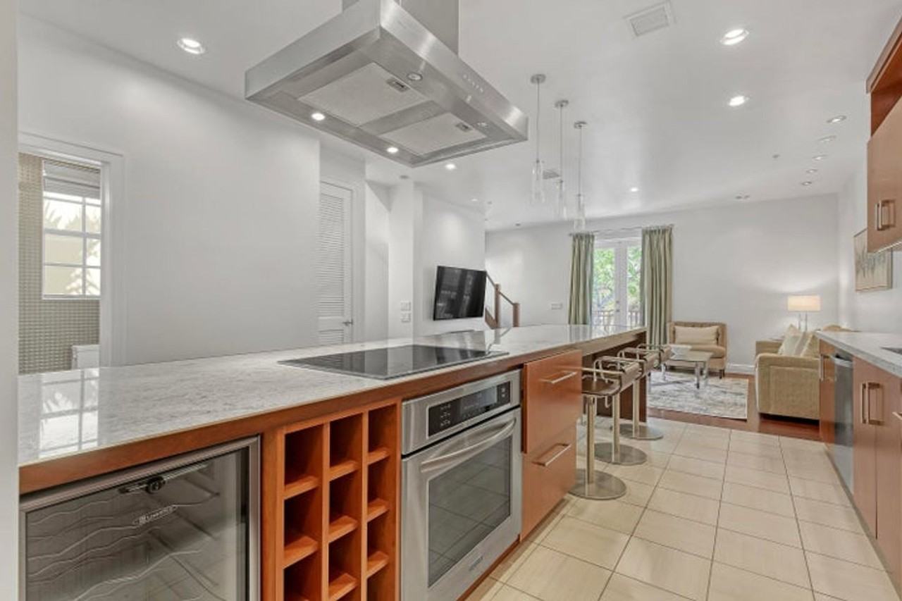 72 Se 6th Ave - Photo 3 of 23