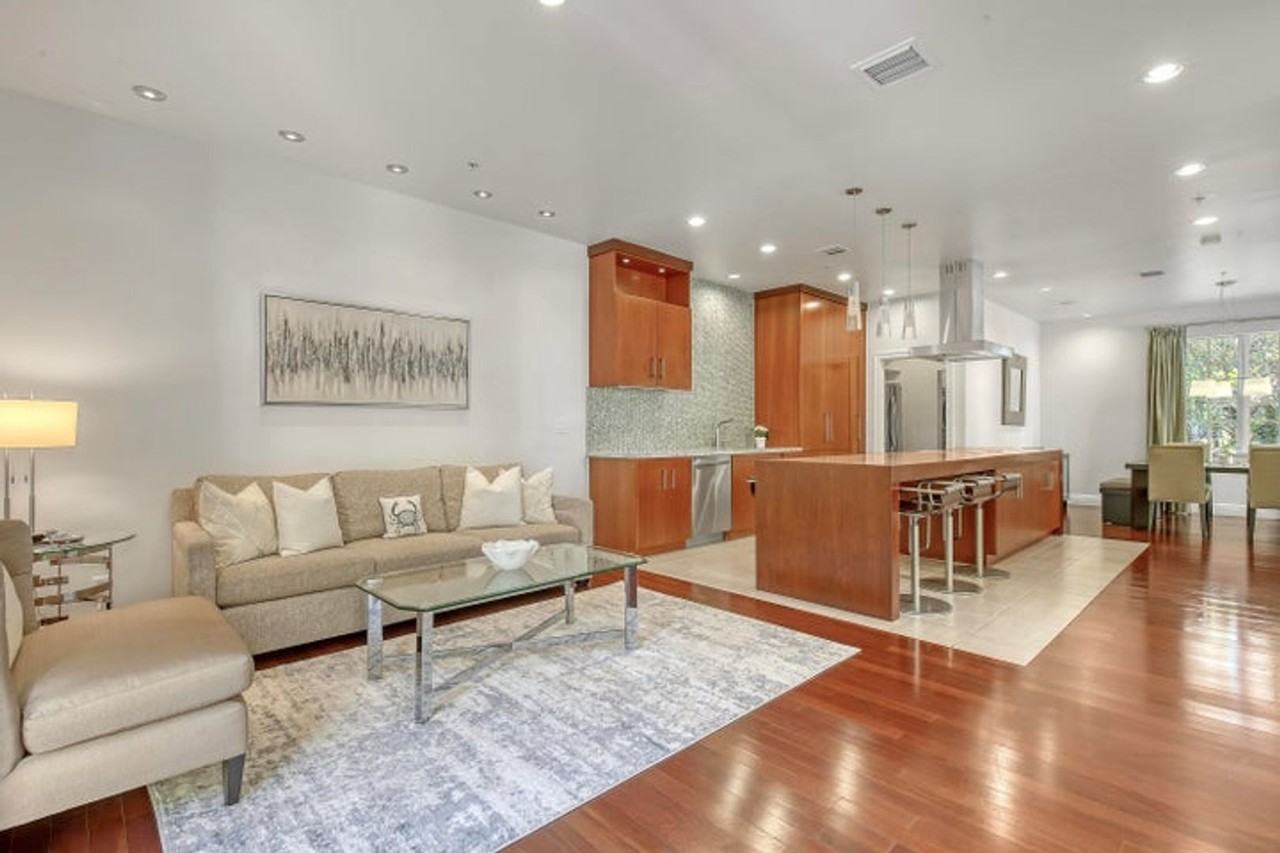 72 Se 6th Ave - Photo 6 of 23