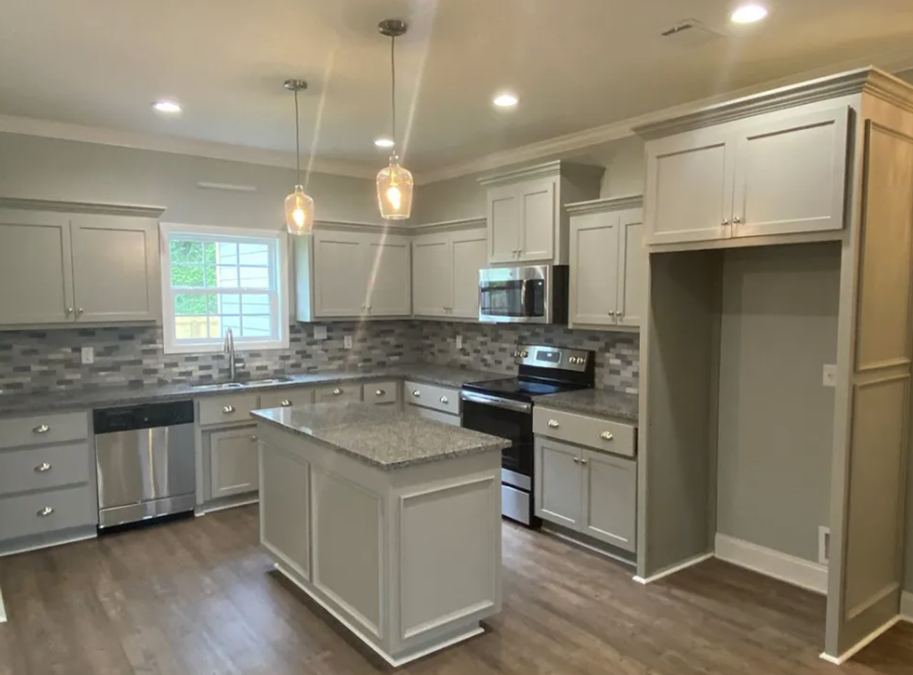 3389 Nottinghill Ln - Photo 5 of 14